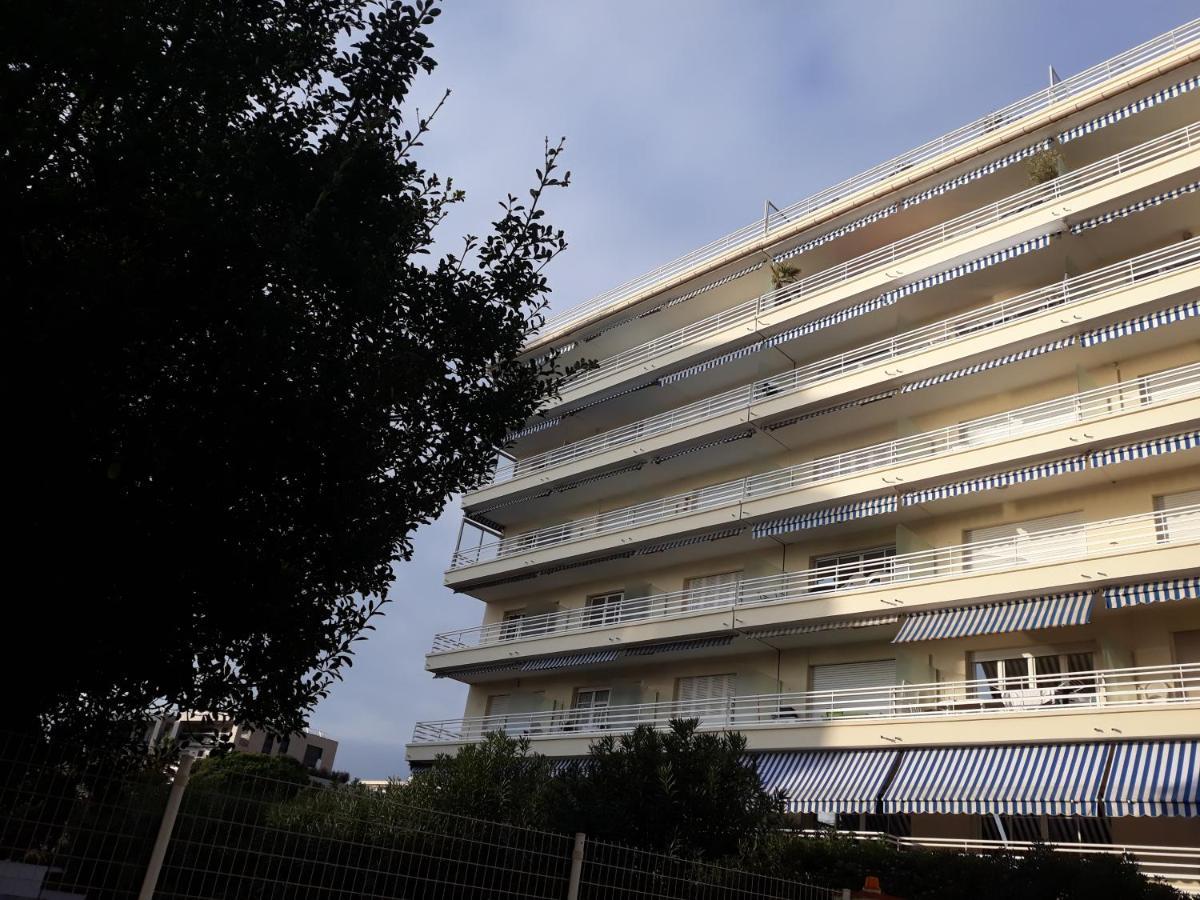 Le Palais Du Tropique Appartement Vue Mer 5E Etage Avec Ascenseur Juan-les-Pins Exterior foto